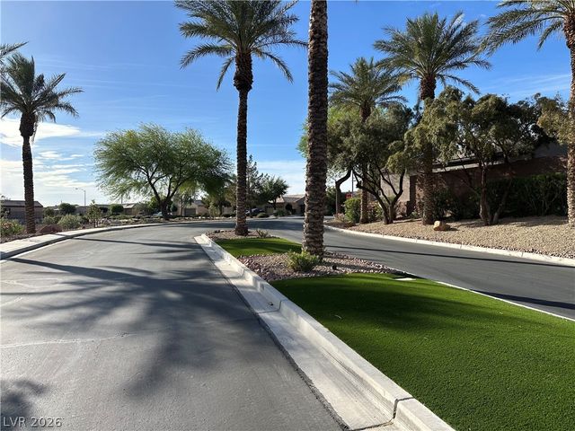 5728 Flying Birdie Avenue, Las Vegas, NV 89122