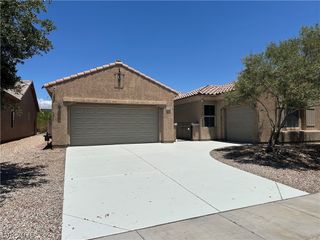 5728 Flying Birdie Avenue, Las Vegas, NV 89122