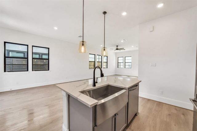 3220 Royal Oaks Hollow Lane, Houston, TX 77082