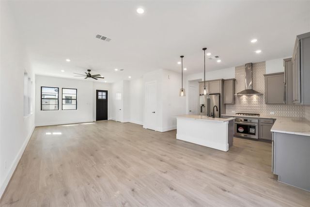 3220 Royal Oaks Hollow Lane, Houston, TX 77082