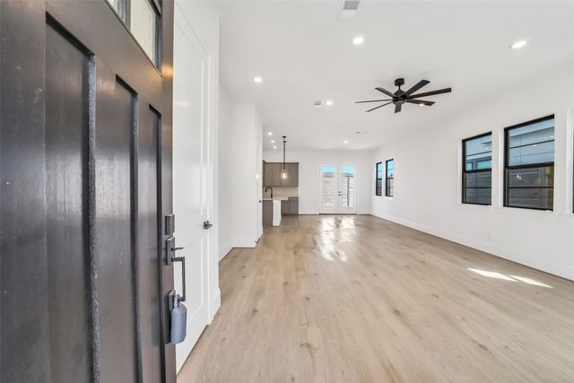 3220 Royal Oaks Hollow Lane, Houston, TX 77082