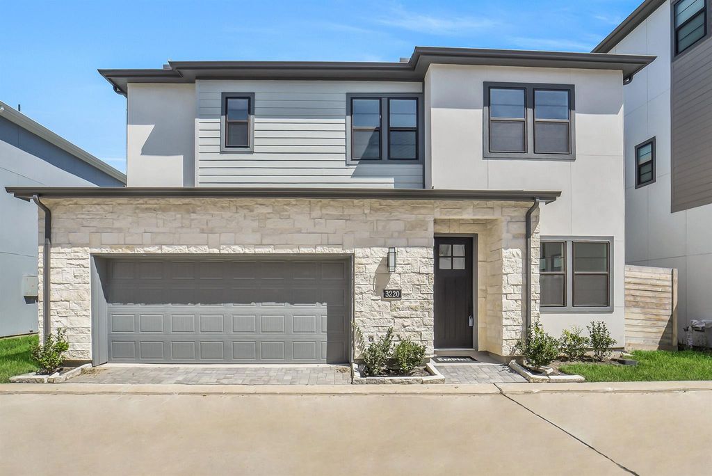 3220 Royal Oaks Hollow Lane, Houston, TX 77082