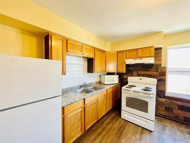 4544 Elmbank Avenue, St Louis, MO 63115