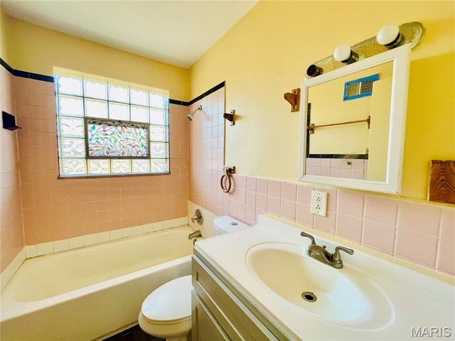 4544 Elmbank Avenue, St Louis, MO 63115