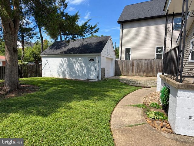 2024 S NELSON ST, Arlington, VA 22204