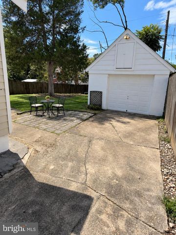 2024 S NELSON ST, Arlington, VA 22204