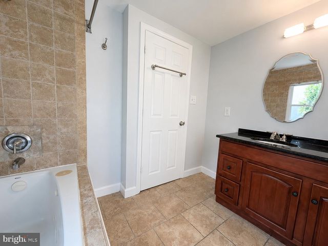 2024 S NELSON ST, Arlington, VA 22204