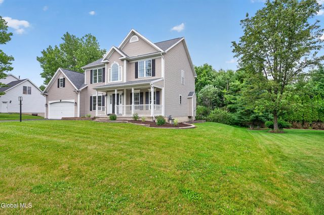 10 Reynolds Court, Bethlehem, NY 12054