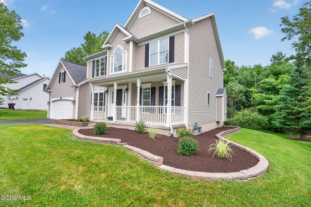 10 Reynolds Court, Bethlehem, NY 12054