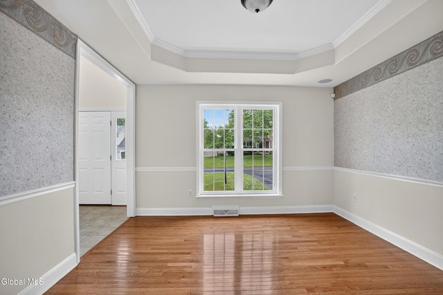 10 Reynolds Court, Bethlehem, NY 12054