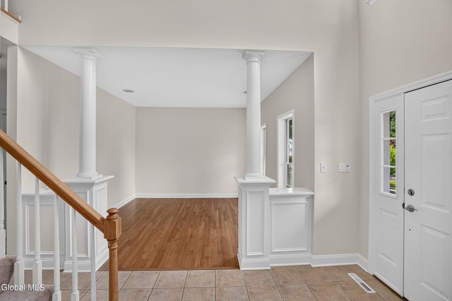10 Reynolds Court, Bethlehem, NY 12054