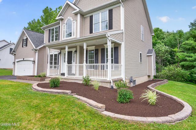 10 Reynolds Court, Bethlehem, NY 12054