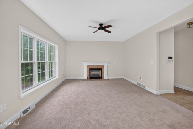 10 Reynolds Court, Bethlehem, NY 12054