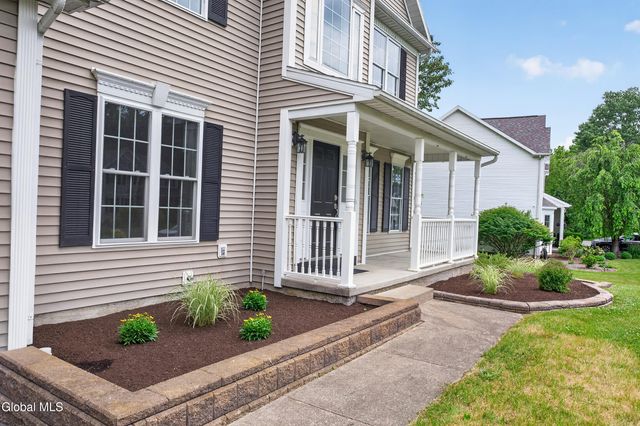 10 Reynolds Court, Bethlehem, NY 12054