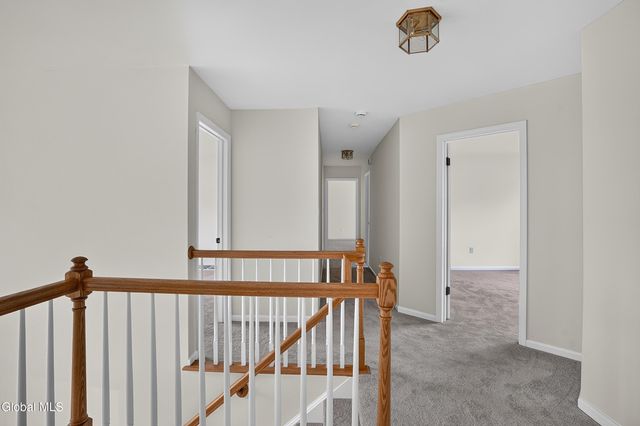 10 Reynolds Court, Bethlehem, NY 12054