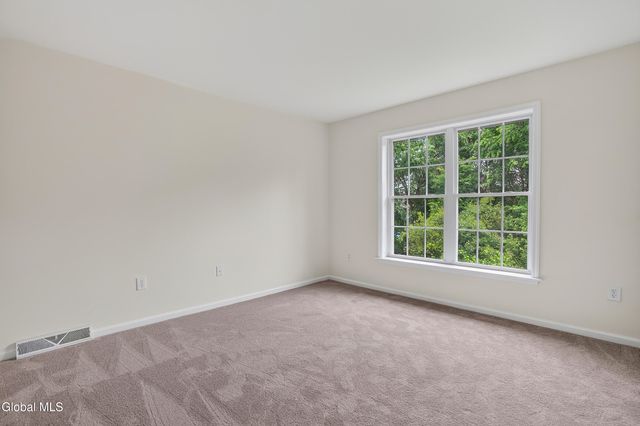 10 Reynolds Court, Bethlehem, NY 12054