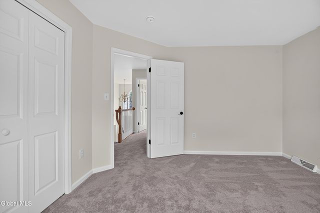 10 Reynolds Court, Bethlehem, NY 12054