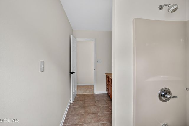 10 Reynolds Court, Bethlehem, NY 12054