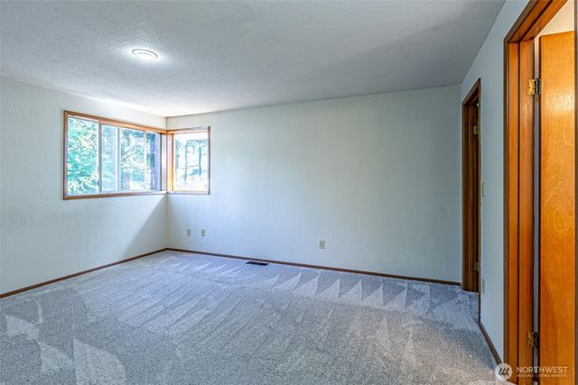 6305 75th Avenue Ct W, University Place, WA 98467