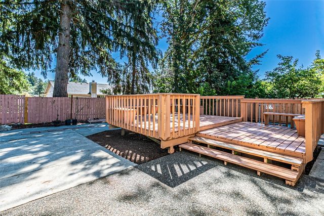 6305 75th Avenue Ct W, University Place, WA 98467