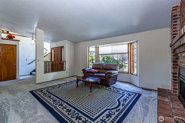 6305 75th Avenue Ct W, University Place, WA 98467
