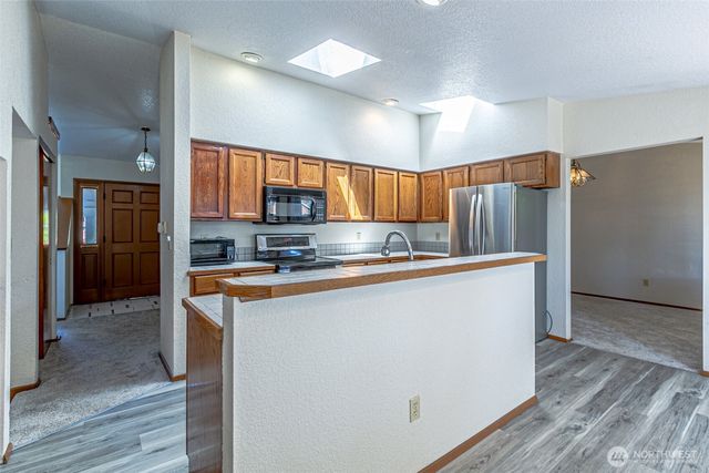 6305 75th Avenue Ct W, University Place, WA 98467