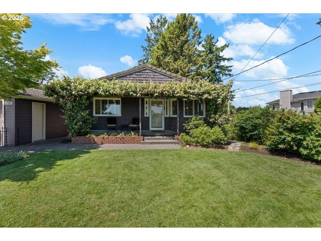 21047 Ne INTERLACHEN Ln, Fairview, OR 97024