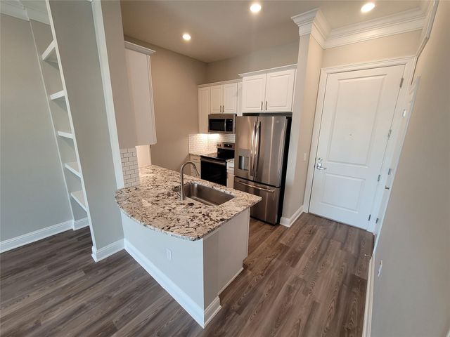2111 Austin Street 425, Houston, TX 77002