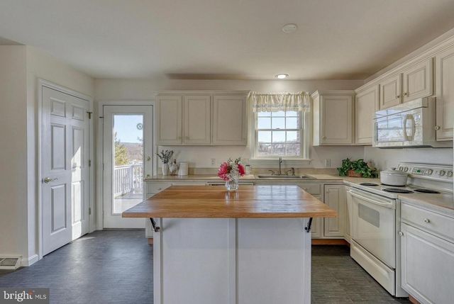 4 BLUE MOUNTAIN VISTA, Mechanicsburg, PA 17050