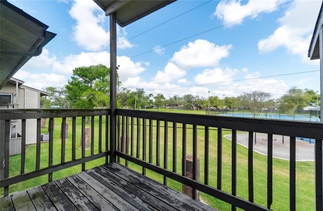 418 Garland Drive 206, Lake Jackson, TX 77566