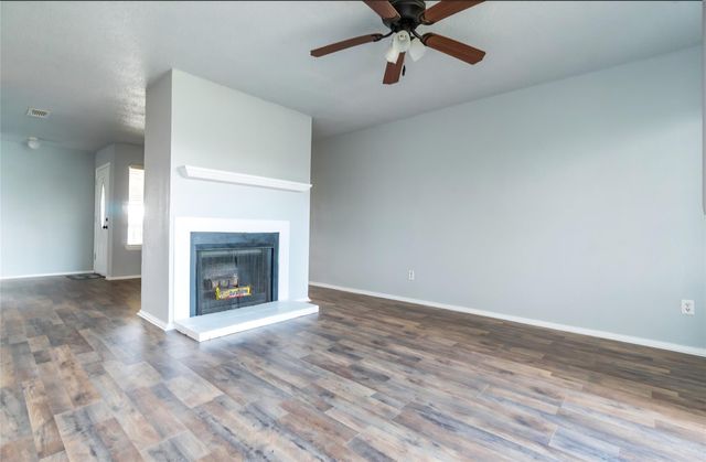 418 Garland Drive 206, Lake Jackson, TX 77566