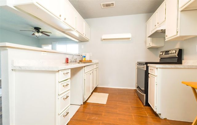 418 Garland Drive 206, Lake Jackson, TX 77566