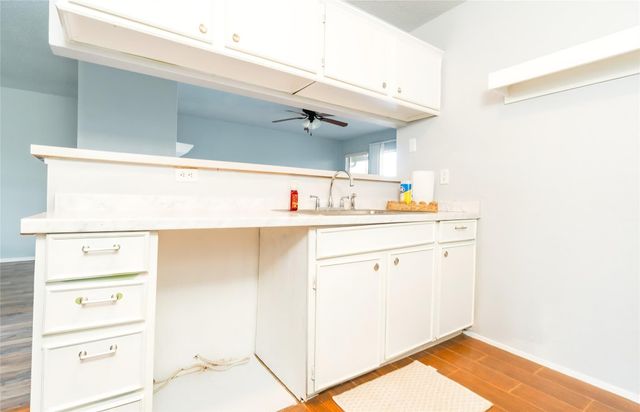 418 Garland Drive 206, Lake Jackson, TX 77566