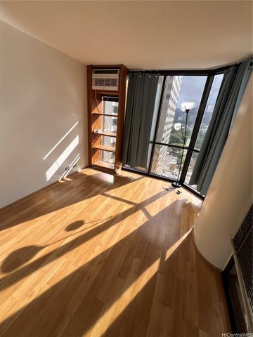 60 N Beretania Street 2306, Honolulu, HI 96817