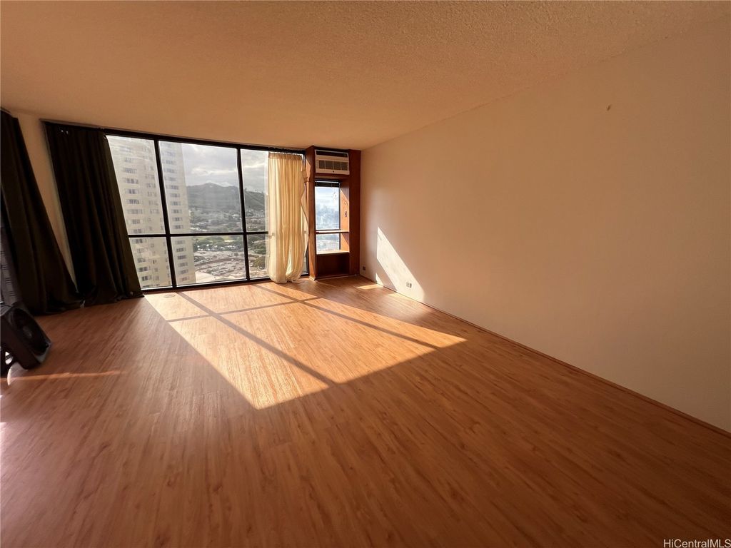 60 N Beretania Street 2306, Honolulu, HI 96817
