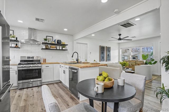 1834 S Hudson Avenue, Tulsa, OK 74112