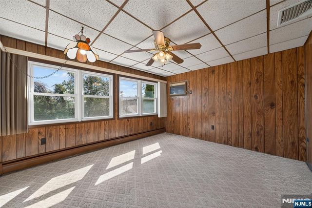 8 Laurel Street, Hawthorne, NJ 07506