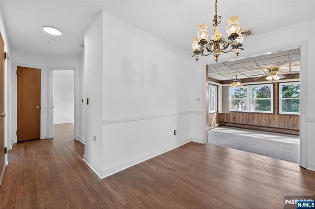 8 Laurel Street, Hawthorne, NJ 07506