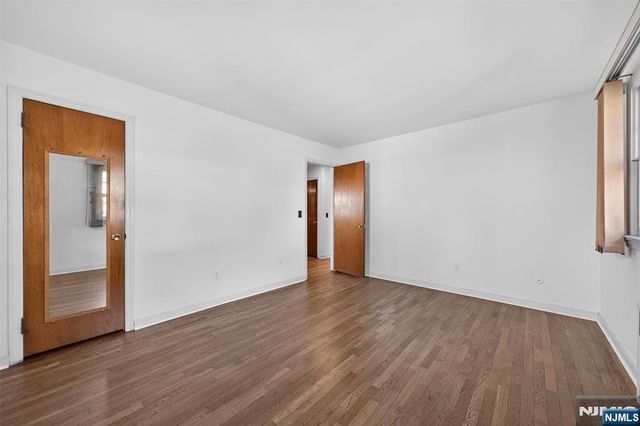 8 Laurel Street, Hawthorne, NJ 07506