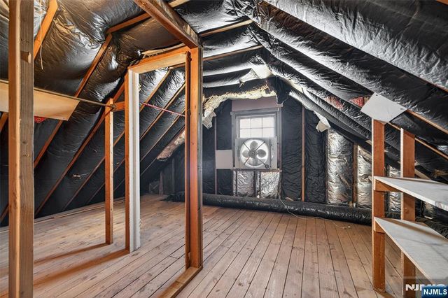 8 Laurel Street, Hawthorne, NJ 07506