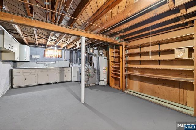 8 Laurel Street, Hawthorne, NJ 07506