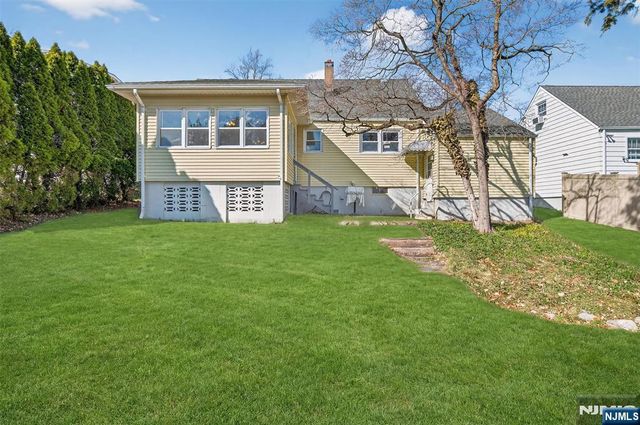 8 Laurel Street, Hawthorne, NJ 07506