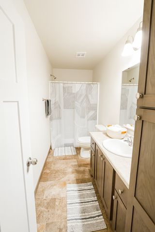 3024 33rd Avenue S, Moorhead, MN 56560