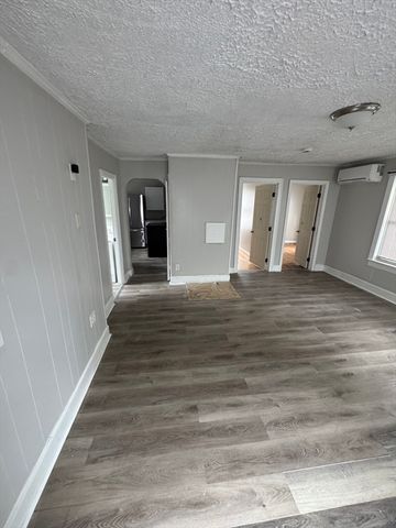 34 Quequechan St, Fall River, MA 02723
