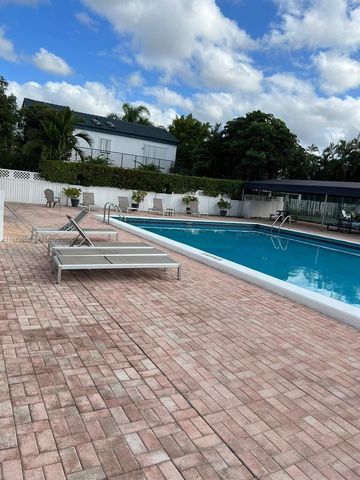 202 NE 211th Ter 202, Miami, FL 33179