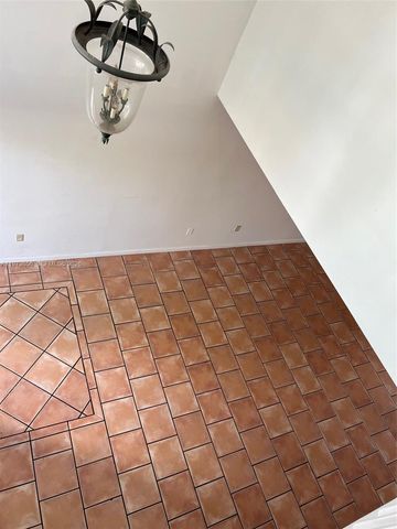 202 NE 211th Ter 202, Miami, FL 33179