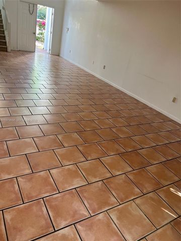 202 NE 211th Ter 202, Miami, FL 33179