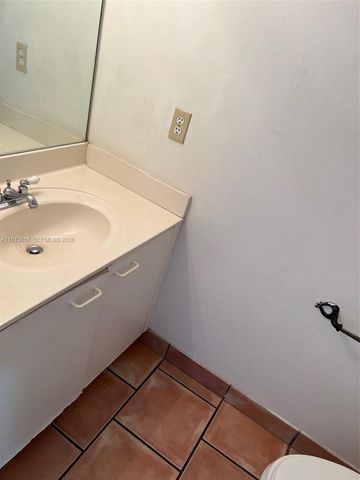 202 NE 211th Ter 202, Miami, FL 33179