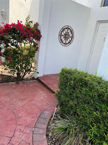 202 NE 211th Ter 202, Miami, FL 33179