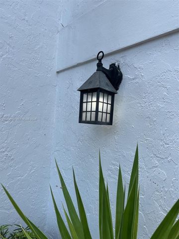 202 NE 211th Ter 202, Miami, FL 33179